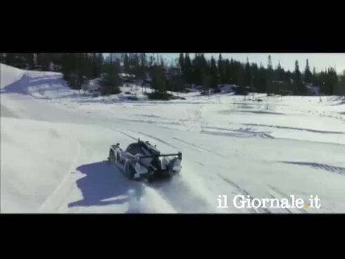 Olsson e la supercar da 600cv: adrenalina sulla neve
