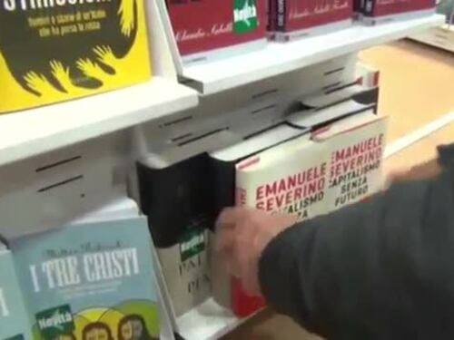 Quando Grillo nascondeva i libri di Vespa