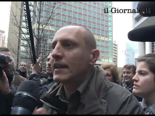 Scontri faccia a faccia tra gay e cattolici