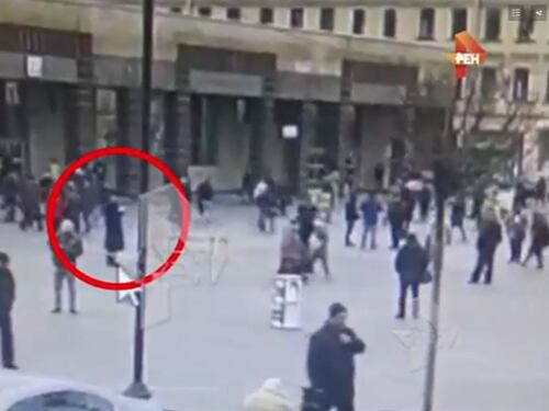 San Pietroburgo, il video che riprende il presunto attentatore