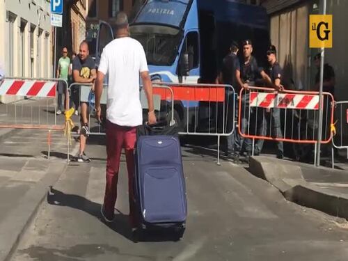 Roma, via Curtatone il giorno dopo gli scontri