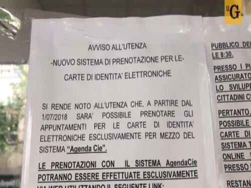 Roma, caos agli sportelli per le nuove carte d'identità