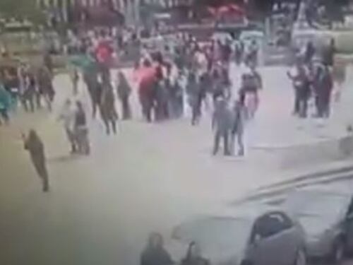 Parigi, sparatoria a Notre Dame: il momento dell'attacco