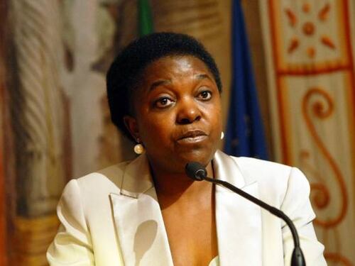 La folle proposta della Kyenge: "Immigrati in casa degli italiani"