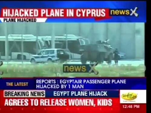 Volo Egypt Air dirottato a Cipro
