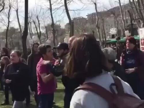 Gruppo islamista attacca donne dentro l'università