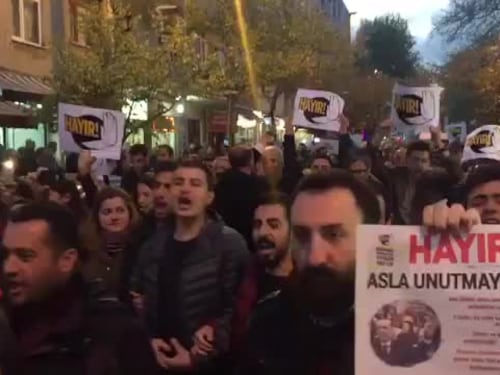 Istanbul, a Kartal in strada chi ha detto no