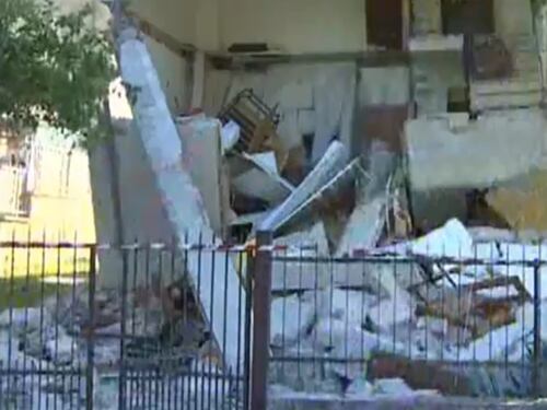 Terremoto, una casa crolla durante la diretta della Cnn