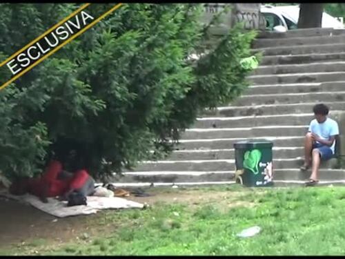 Milano, campo profughi sotto gli occhi di Pisapia