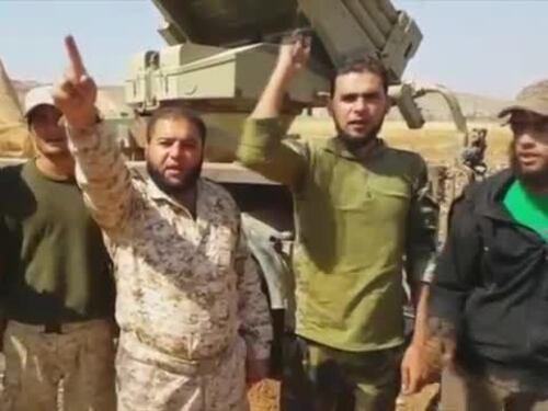 Siria, la Coalizione consegna lanciarazzi Grad ai ribelli