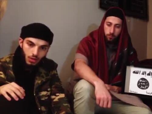 I due tagliagole giurano fedeltà a Isis
