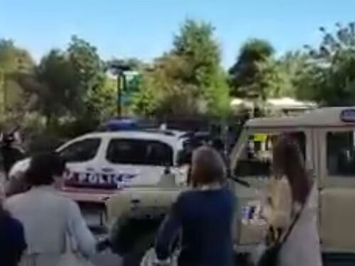Parigi, auto travolge sei militari