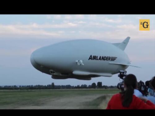 Il primo volo dell'aeronave più grande del mondo