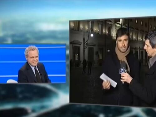Mentana sfotte Di Battista: "Prendi uno sprizzino"