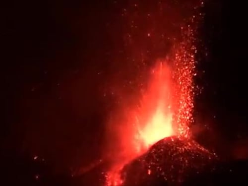 Etna in eruzione, le spettacolari immagini dalla Sicilia