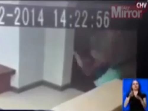 Fantasmi in Cile: il video della donna spinta a terra da un'entità sovrannaturale