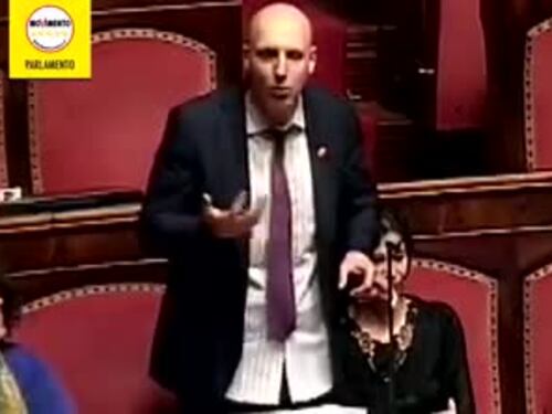 Il senatore Carlo Martelli propone i matrimoni multipli