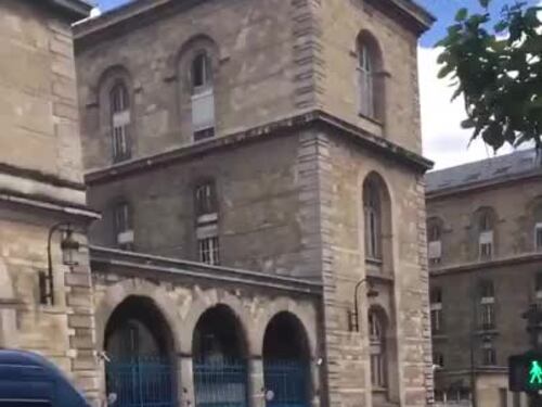 Parigi, sparatoria a Notre Dame: panico tra i turisti