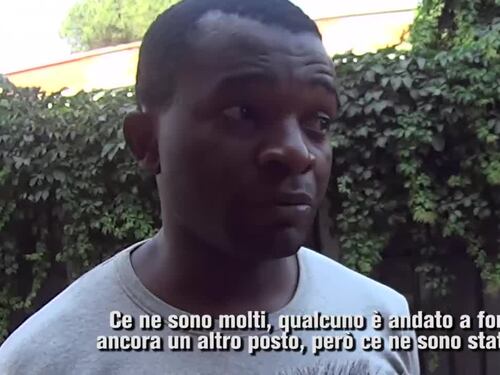 Via Vannina, centinaia di migranti accampati in strada dopo lo sgombero