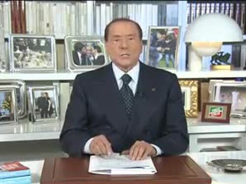 Berlusconi: "M5s vuole tagliare pensioni, noi aumentarle"