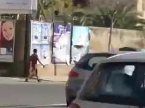 Palermo, rifiutata la domanda d'asilo: immigrato gira nudo per strada