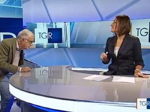Gene Gnocchi bacia la conduttrice del Tg3