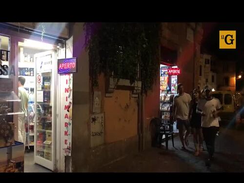 Movida molesta, gli affari d'oro dei "minimarket bangla"