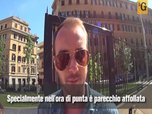 Caos sulla Metro C: pochi treni e viaggiatori bloccati