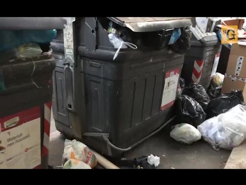 Emergenza rifiuti, a Roma scuole e asili sono assediati dall'immondizia