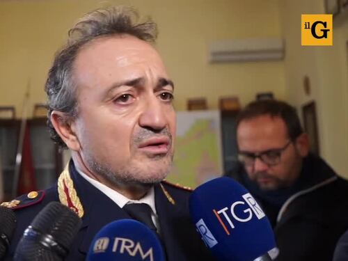 Agguato allo Zen: spara due colpi di pistola per difendere la moglie
