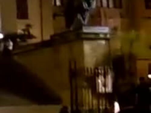 Il video del ciclista sulla scalinata del teatro Massimo