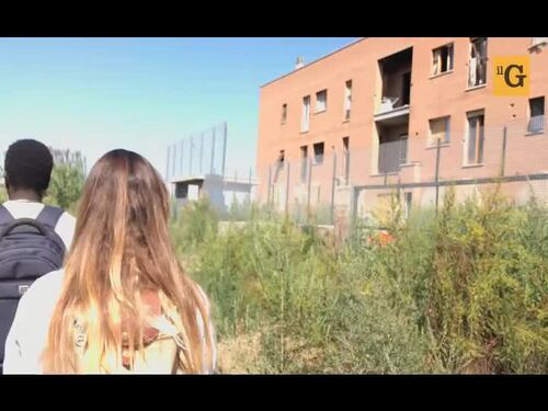 Degrado e aggressioni: tornano gli occupanti nel palazzo sgomberato da Salvini