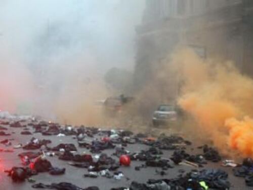 Sindacati, ambientalisti, no global. Cittadini in rivolta contro le piazze rosse