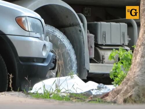Incidente mortale: travolto da un camion muore sul colpo ciclista