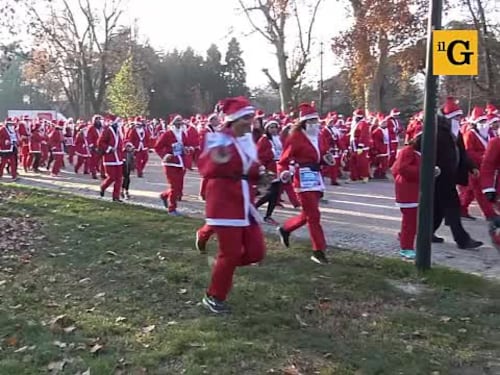 Torna a Milano la Babbo Running, la corsa dei Babbi Natale