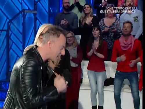 Francesco Facchinetti con il Capitano fa scatenare il padre Roby e Mara Venier