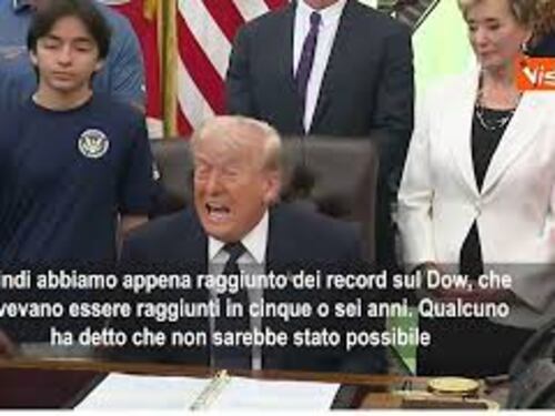 Trump parla di guerra Iran con bambini nello Studio Ovale: Forse siete troppo giovani per questo