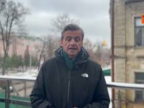 Calenda a Kiev: "L'Italia è vicina agli ucraini che resistono da quattro anni"