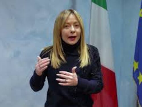 Meloni: "Blocco navale altra promessa mantenuta, fermiamo traffico esseri umani"