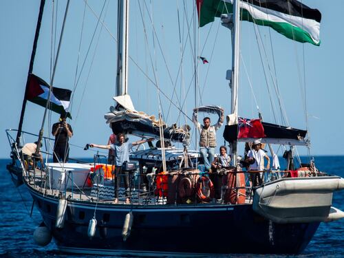 Ci mancava sola la Flotilla...
