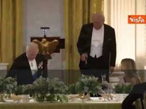 Trump e Re Carlo brindano ai 250 anni di libertà americana alla cena di Stato alla Casa