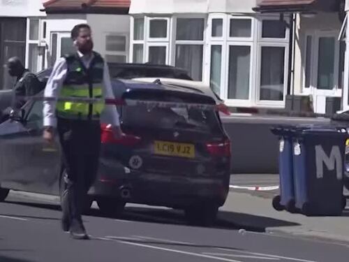 Londra, due persone accoltellate nel quartiere ebraico: le immagini
