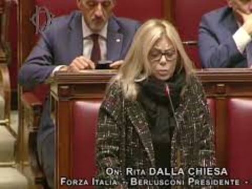 Strage Crans-Montana, Rita Dalla Chiesa commossa in Aula: Non riesco più a vedere caminetto acceso