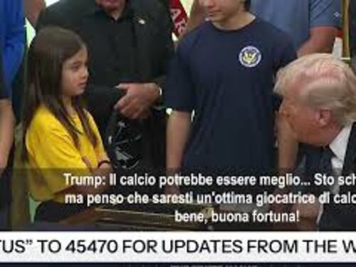 Trump a una bambina: Forse sei troppo bassa per la pallavolo, meglio provare il calcio