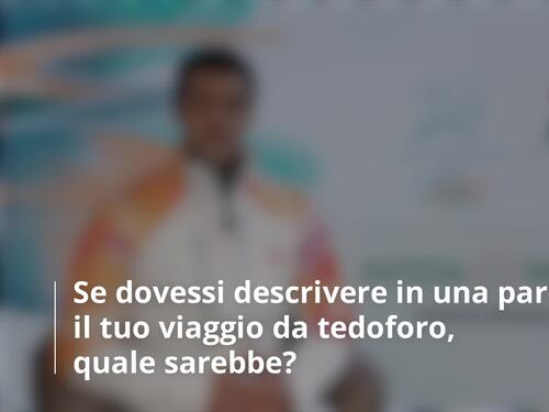 Da San Siro alla Scala: Roberto Bolle accende Milano nel giorno della Fiamma Olimpica