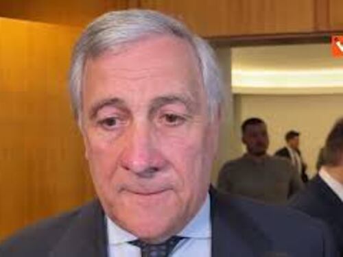 Tajani in Libano: Ci auguriamo che Iran non costruisca la bomba atomica