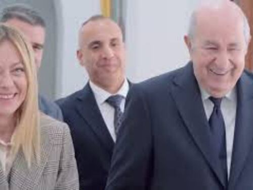 Meloni arriva al palazzo presidenziale ad Algeri per incontro col Presidente algerino Tebboune