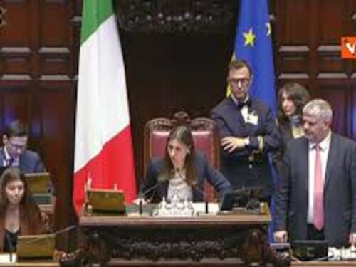 Ok della Camera alla fiducia sul decreto bollette