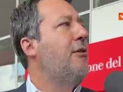 Lettonia chiede a Ue di bandire russi da Biennale di Venezia, Salvini: Ciumbia! Se lo dicono loro...