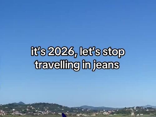 Ryanair dichiara guerra al denim: il video contro i jeans